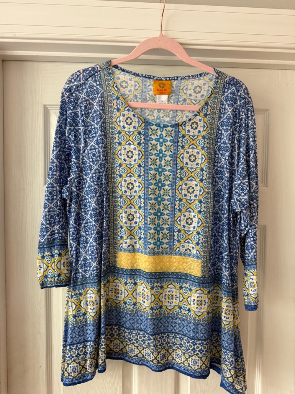 Ruby Rd. Blue and Yellow Floral Pattern Woman Top